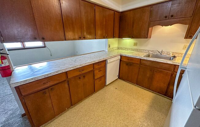 2 beds, 1 bath, $925