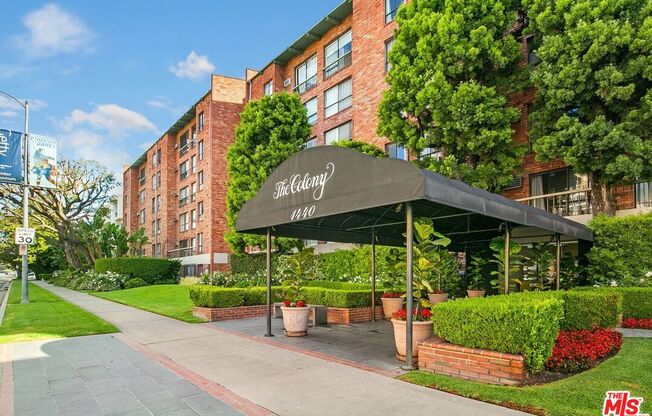 1 bed, 1 bath, 693 sqft, $3,000, Unit 228