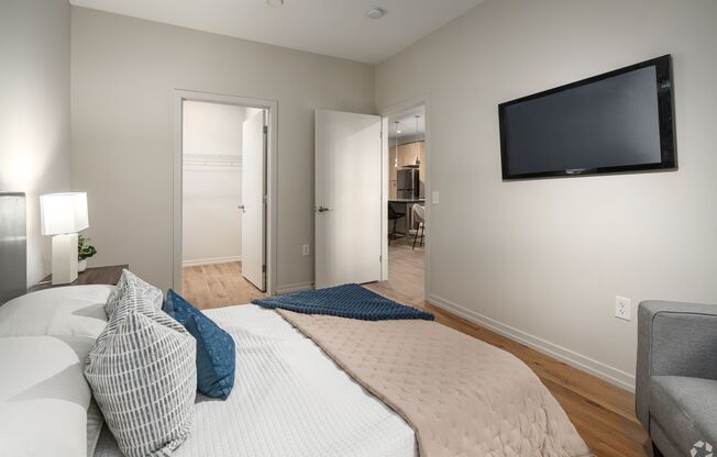 1 bed, 1 bath, 806 sqft, $2,216