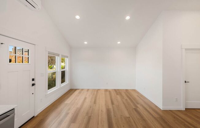 Beautifully Remodeled 2 Bedroom 1907 Home in Desirable Loyal Heights