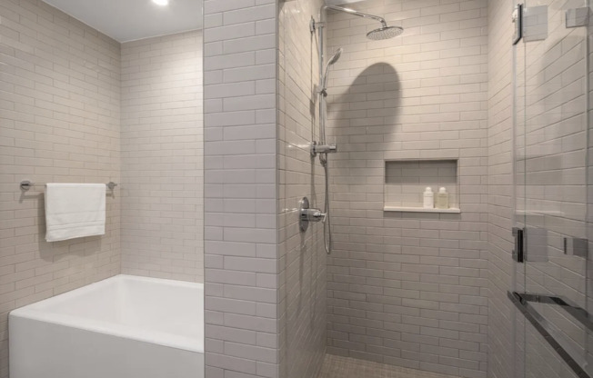 2 beds, 2 baths, $9,450, Unit 35J