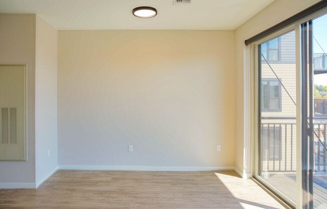 1 bed, 1 bath, 575 sqft, $1,350, Unit 315