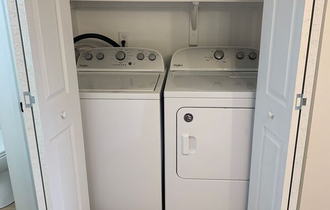 2 beds, 1.5 baths, 980 sqft, $1,755, Unit 2680 Gatewood Cir