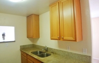 1 bed, 1 bath, 750 sqft, $1,795, Unit 35R