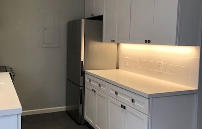 2 beds, 1.5 baths, 1,000 sqft, $3,595, Unit 27