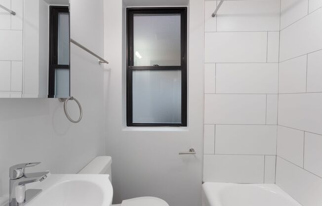 Studio, 1 bath, 250 sqft, $1,425, Unit 4C