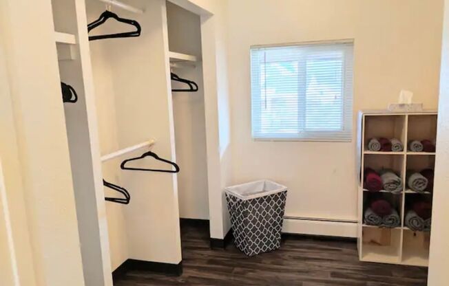 1 bed, 1.5 baths, 900 sqft, $1,195, Unit 214