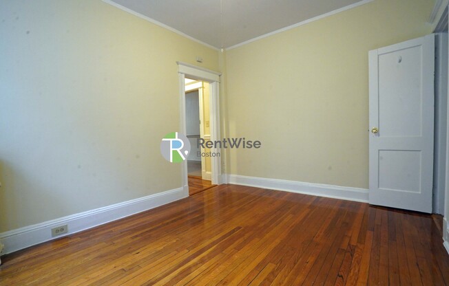 60 Woodstock Ave