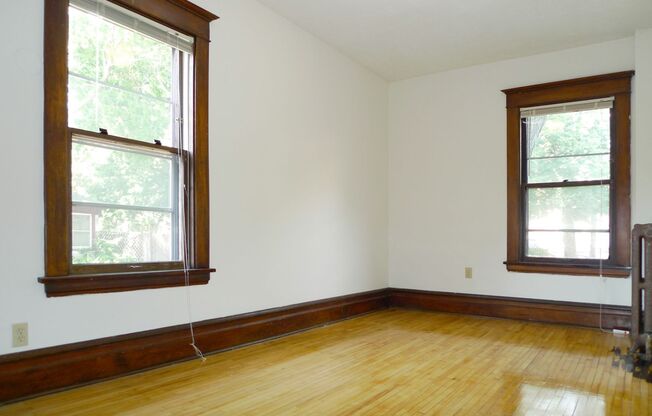 1 bed, 1 bath, 410 sqft, $1,000, Unit 18 - 1925 - 1