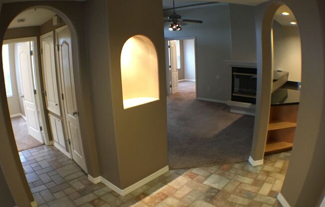 2 beds, 2 baths, $2,000, Unit # 257
