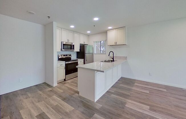 1 bed, 1 bath, 570 sqft, $2,095, Unit 204