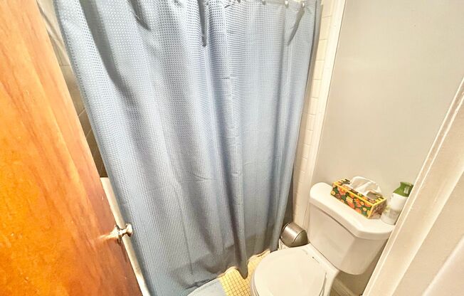 2 beds, 1 bath, 768 sqft, $2,350, Unit 101