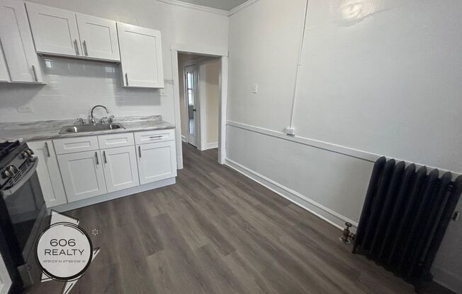 2 beds, 1 bath, $1,200, Unit 2206-06