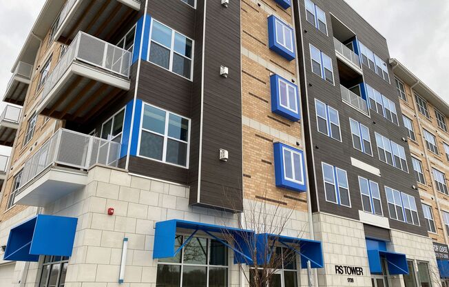 1 bed, 1 bath, 728 sqft, $1,195, Unit 1708-205