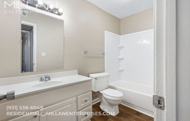 2 beds, 1 bath, 650 sqft, $975, Unit 100 Valley View Drive; Apt. B15