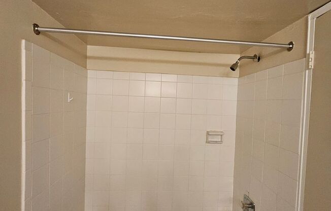 1 bed, 1 bath, 734 sqft, $1,420, Unit P07