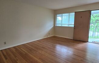 2 beds, 1 bath, $850, Unit 2