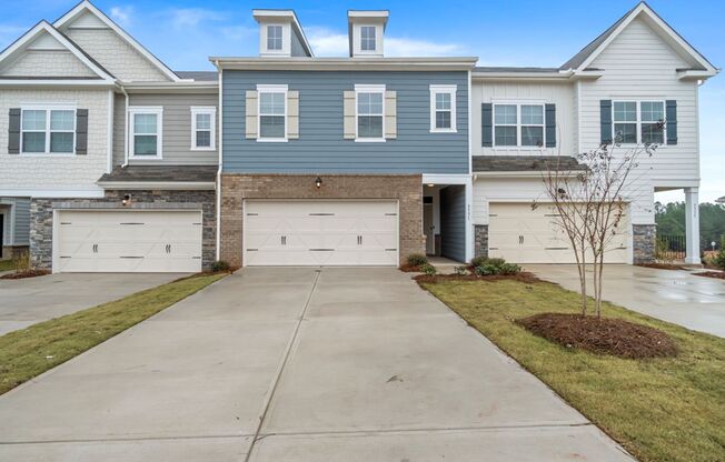Like Brand New Luxury Townhome in Matthews!