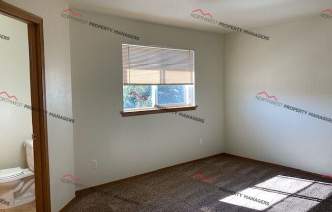 3 beds, 2.5 baths, 1,250 sqft, $1,800, Unit #50