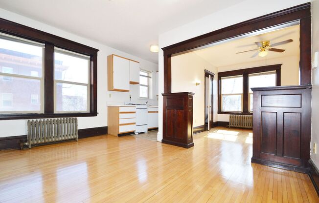 1 bed, 1 bath, 410 sqft, $995, Unit 5 - 128 - 201
