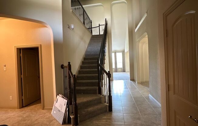 MOVE IN SPECIAL $500.00 OFF 1ST MONTH RENT IF YOU ARE READY TO MOVE NOW!! Stunning open floorplan large 4 bedroom game room or media room