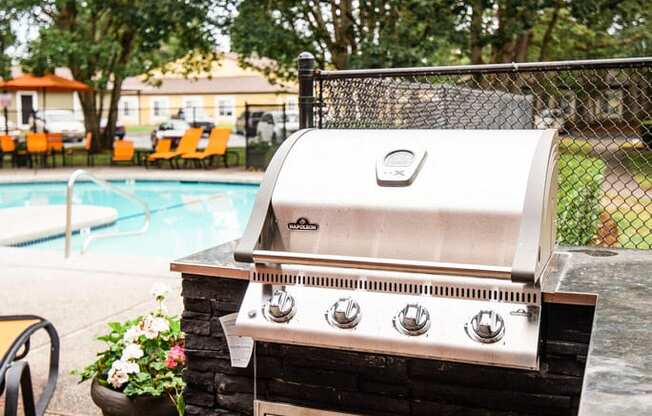 Steilacoom Apartments - Harbor Oaks Apartments - Gas Grill and Pool