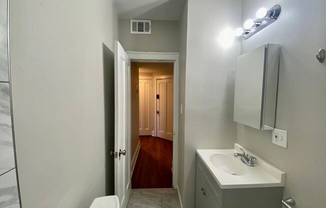 3 beds, 1 bath, 1,000 sqft, $1,725, Unit Unit 3