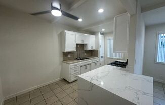 Remodeled 1 Bedroom Unit in Orange