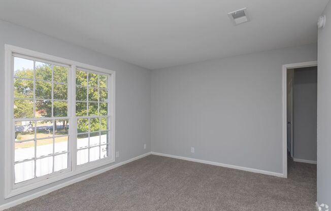 2 beds, 1 bath, 925 sqft, $899, Unit D-02