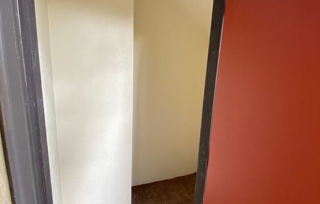 2 beds, 1.5 baths, 1,100 sqft, $1,697, Unit 0168