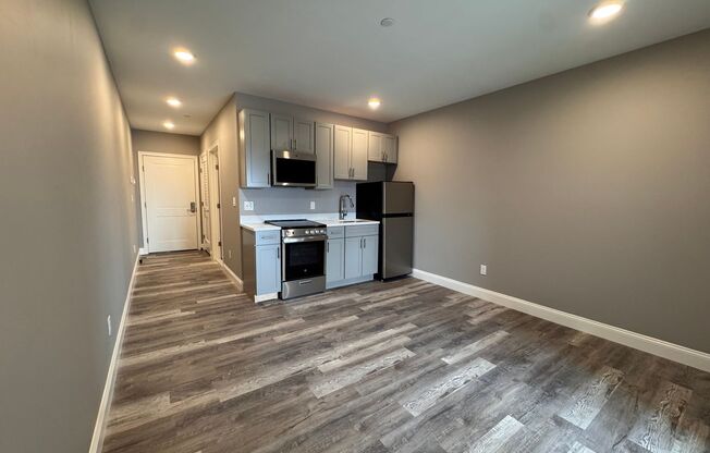 1 bed, 1 bath, 438 sqft, $2,200, Unit 209
