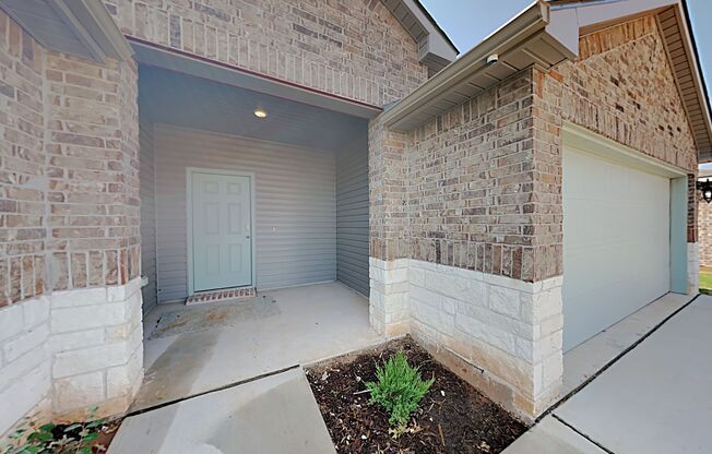 Very Nice 3 Bedroom 2 Bathroom Home in Mustang Schools