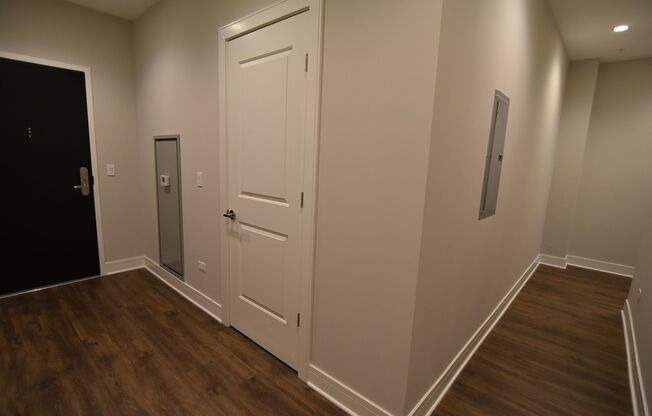 2 beds, 2 baths, 976 sqft, $4,175, Unit 3833-317