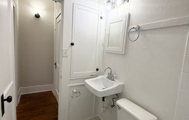 Studio, 1 bath, $850, Unit B2606