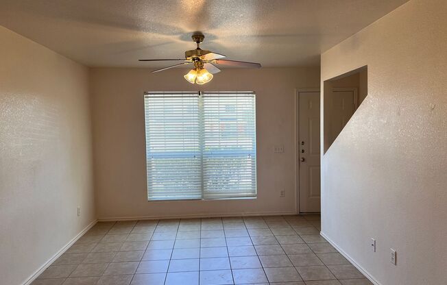 2 beds, 1.5 baths, 950 sqft, $825, Unit 2708-B Vernice Loop