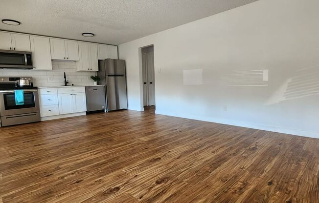 1 bed, 1 bath, 650 sqft, $1,450, Unit 32