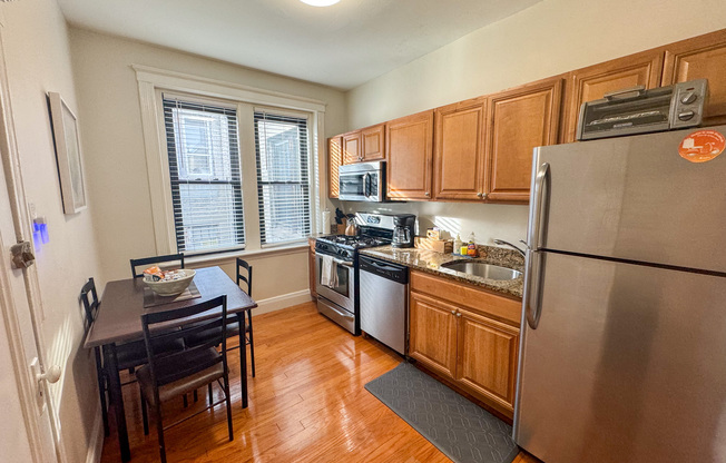 2 beds, 1 bath, 800 sqft, $5,000, Unit 12