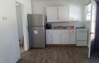 2 beds, 1 bath, 336 sqft, $795, Unit C