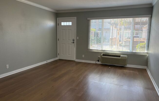2 beds, 1 bath, 850 sqft, $2,730, Unit 905B
