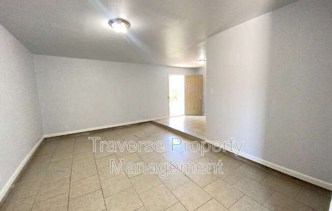 6810 TRL LK DR