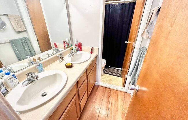 2 beds, 1 bath, 768 sqft, $2,380, Unit 212