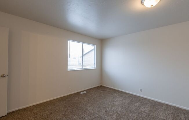 3 beds, 2 baths, 1,400 sqft, $1,700, Unit A