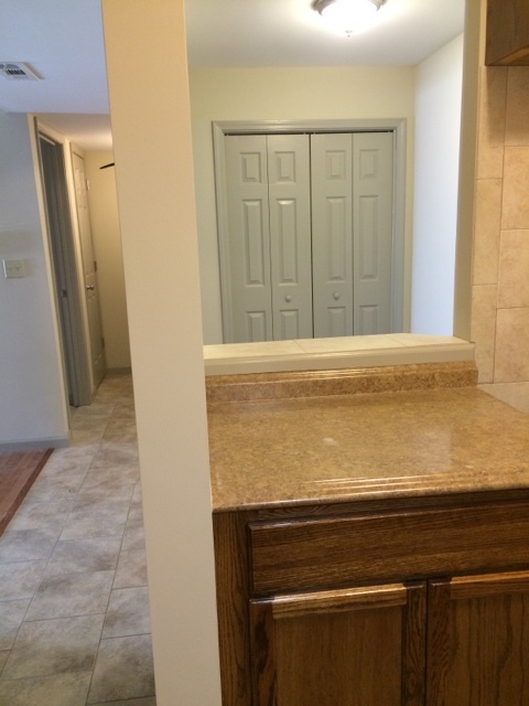 1 bed, 1 bath, 615 sqft, $800, Unit D10