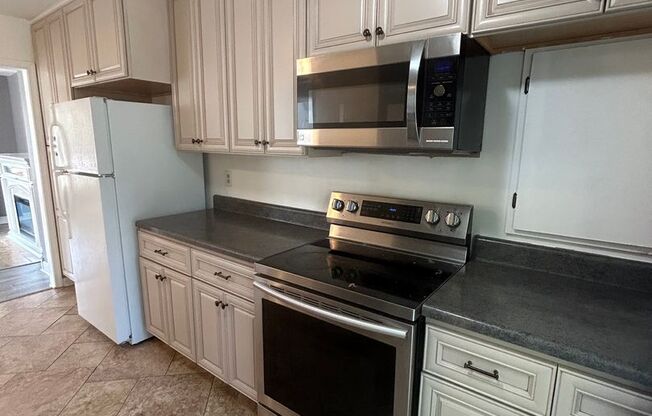 3 beds, 2 baths, $2,250