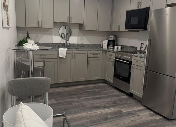 Studio, 1 bath, $1,575, Unit 519