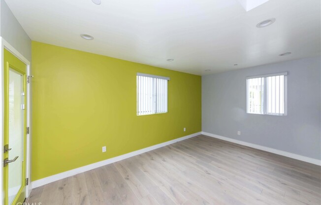 527 W 80th Street