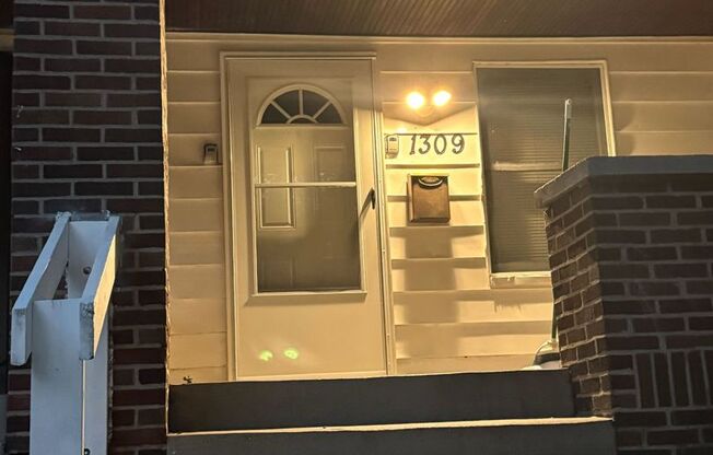 1309 Oxford St