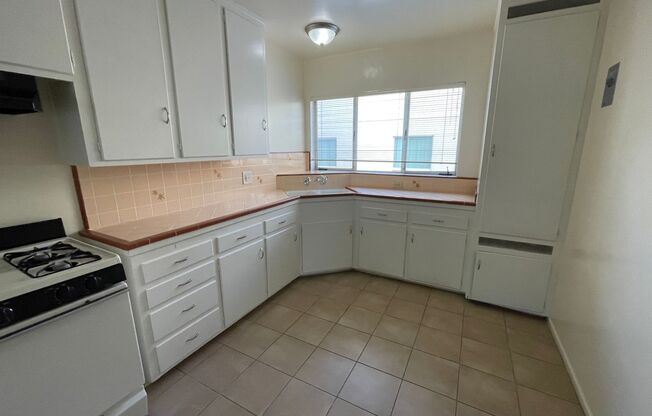 Studio, 1 bath, 360 sqft, $1,650, Unit 03