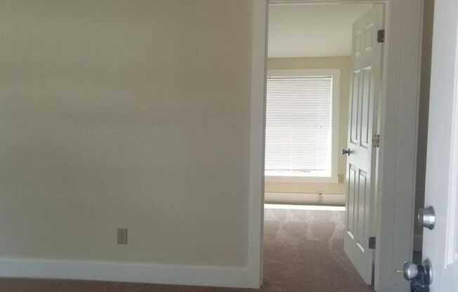 1 bed, 1 bath, 600 sqft, $1,250, Unit 01