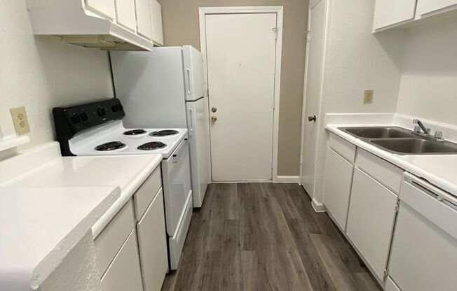 2 beds, 2 baths, 1,038 sqft, $1,085, Unit 0801